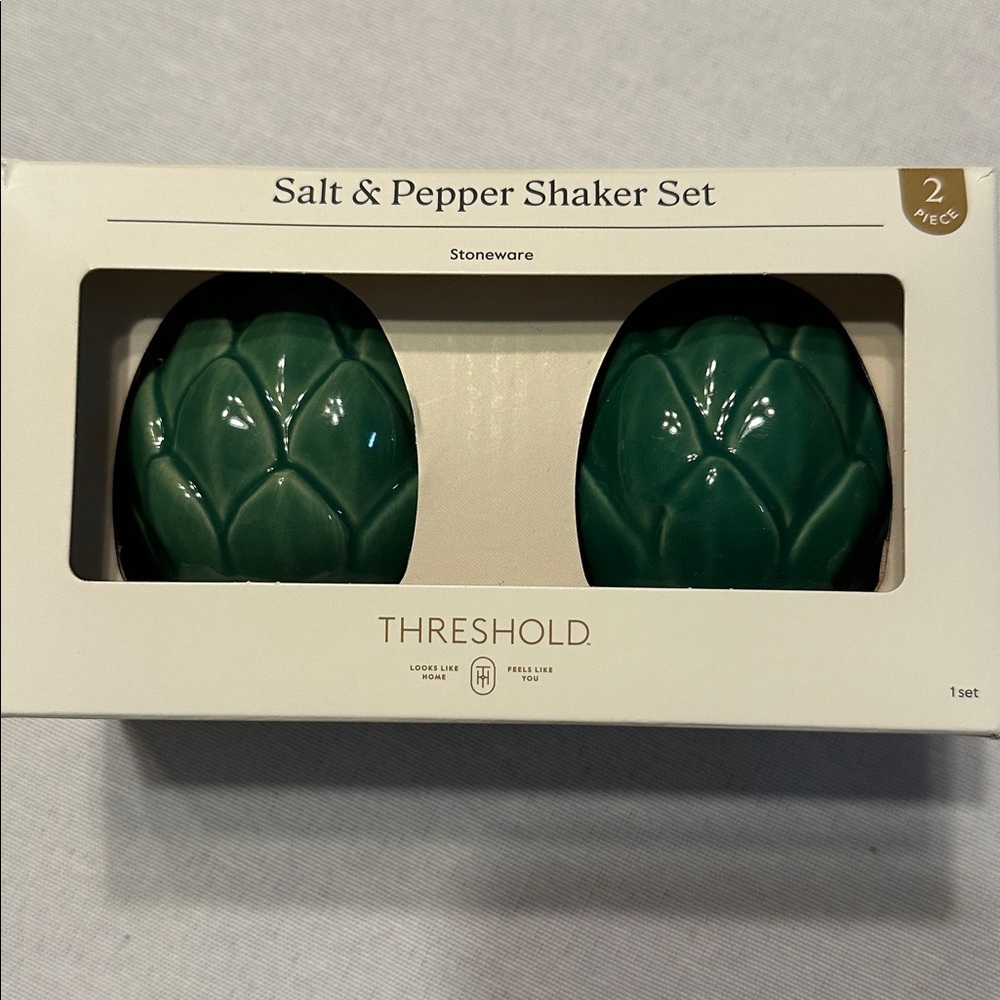 Threshold Emerald Green Artichoke salt and pepper shakers 💚